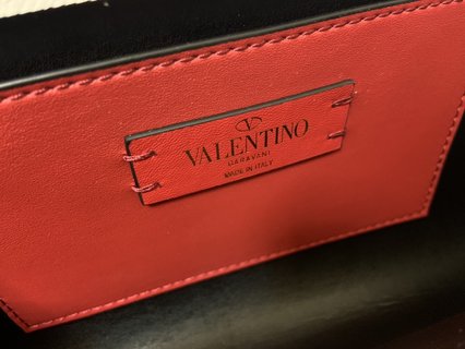 Replica Valentino Garavani VSLING Handbags