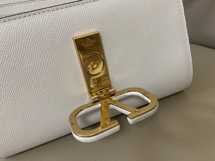 Replica Valentino Garavani VSLING Handbags