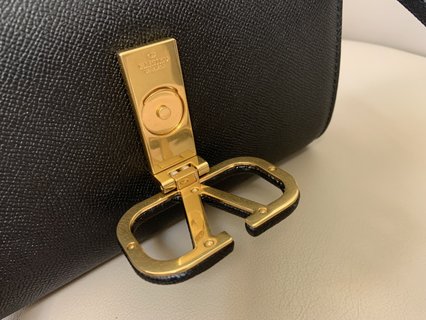 Replica Valentino Garavani VSLING Handbags