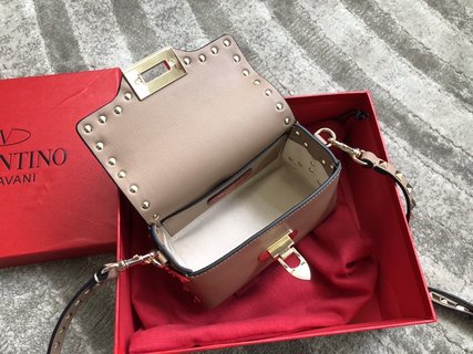 Replica Valentino Garavani Supervee Handbags