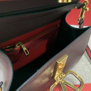 Replica Valentino Garavani VSLING Handbags