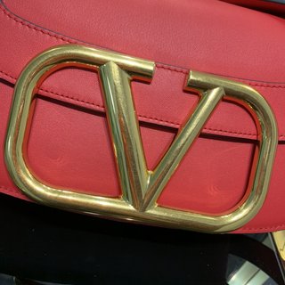 Replica Valentino Garavani Supervee Handbags