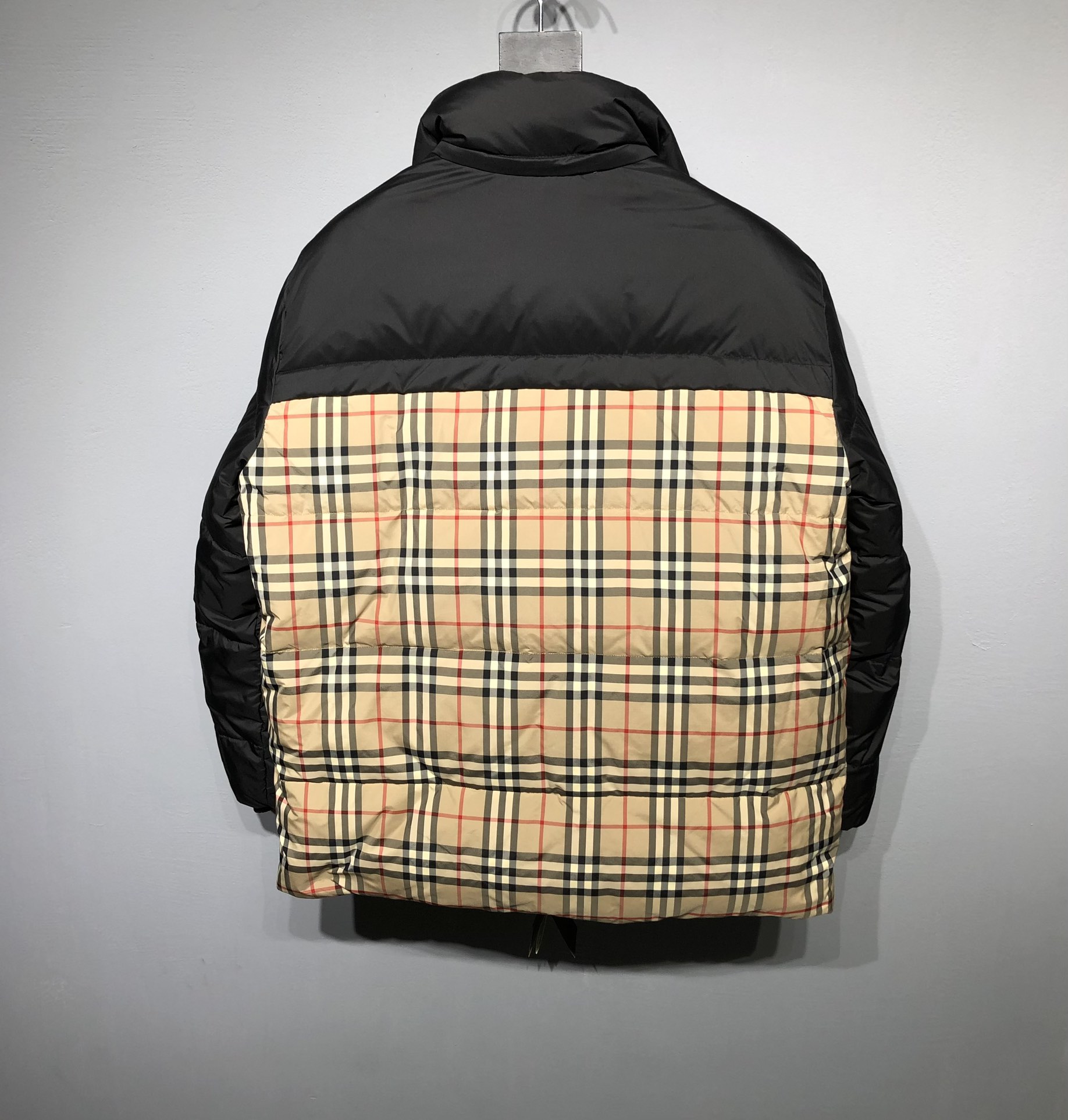 Replica Burberry Reversible Down Puffer Jacket