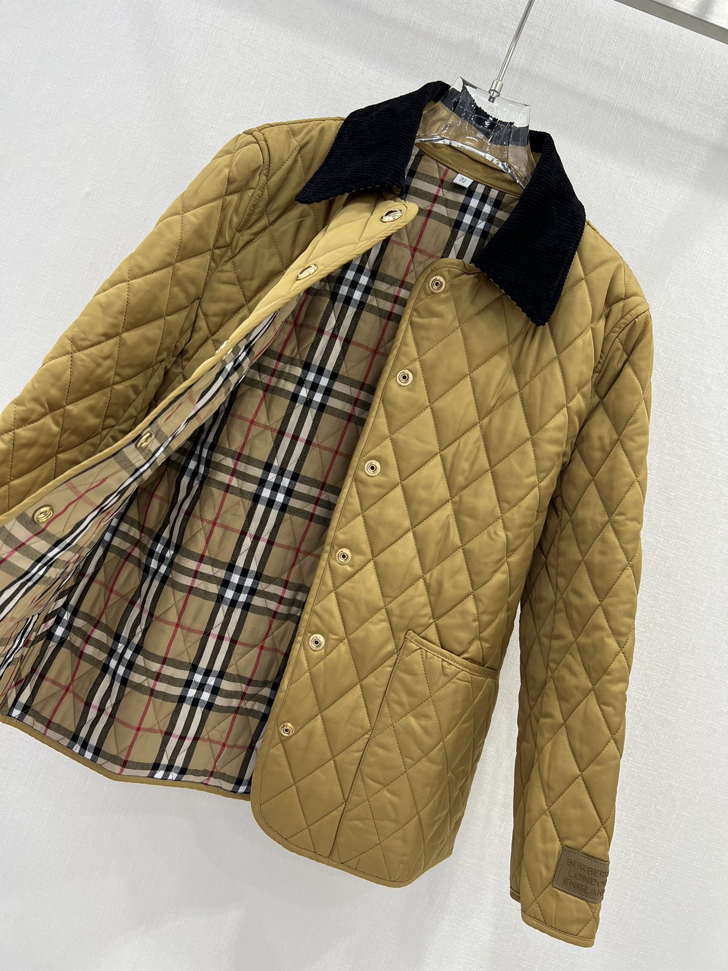 Replica Burberry Heritage Diamond Quilted Jacket