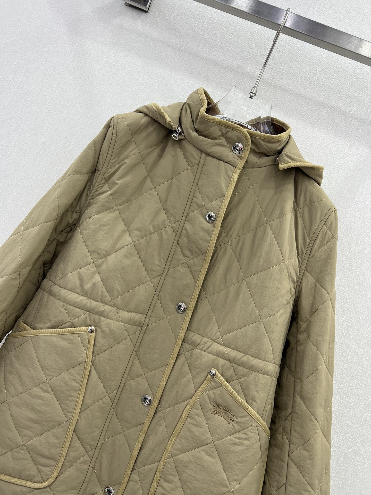 Replica Burberry Womens Puffer Jackets