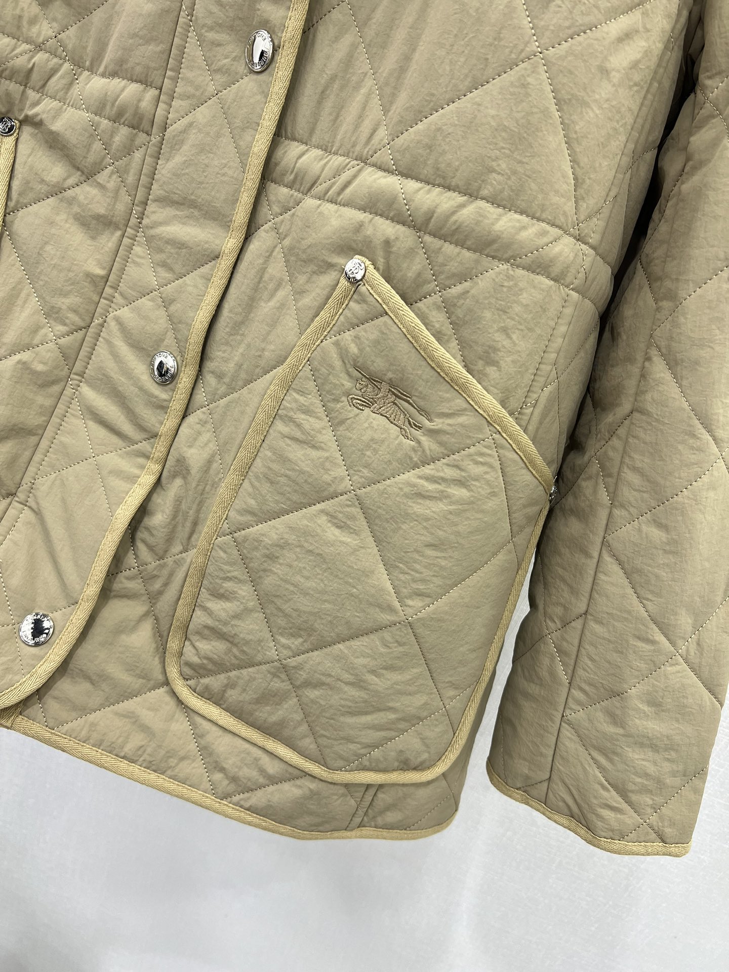 Replica Burberry Womens Puffer Jackets