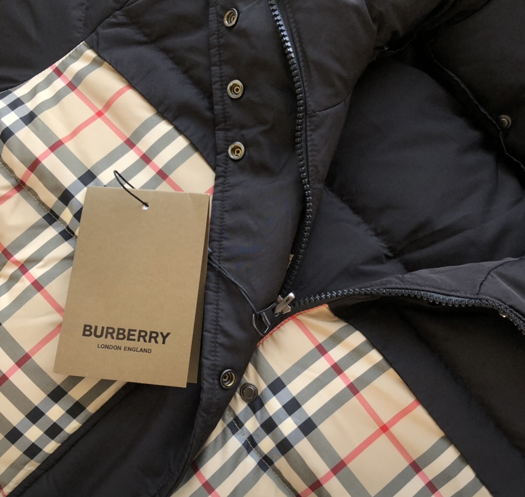 Replica Burberry Reversible Haymarket Check Puffer Jacket in Black