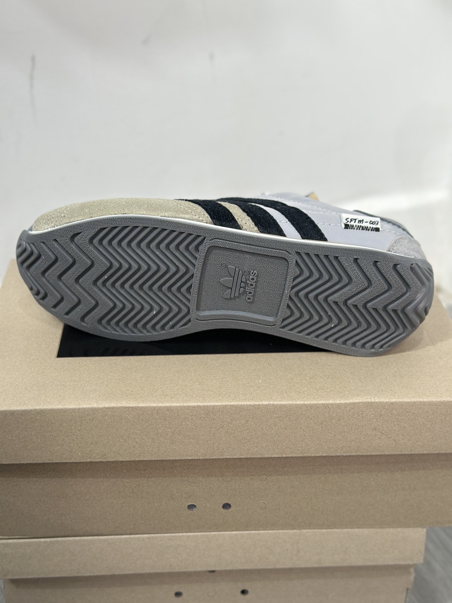 Replica SONG FOR THE MUTE x adidas originals Shadowturf Low top board shoes