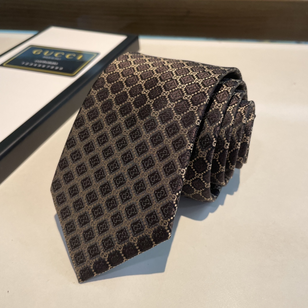 Replica Gucci geometric diamond silk tie