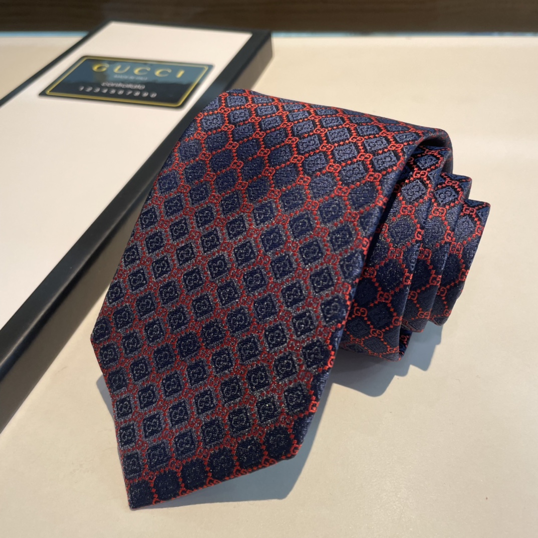 Replica Gucci geometric diamond silk tie