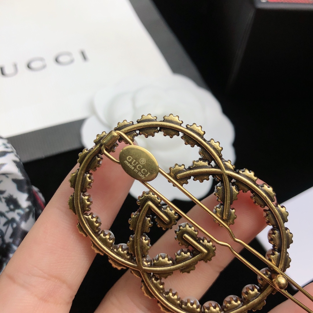 Replica GUCCI pearl hair clip