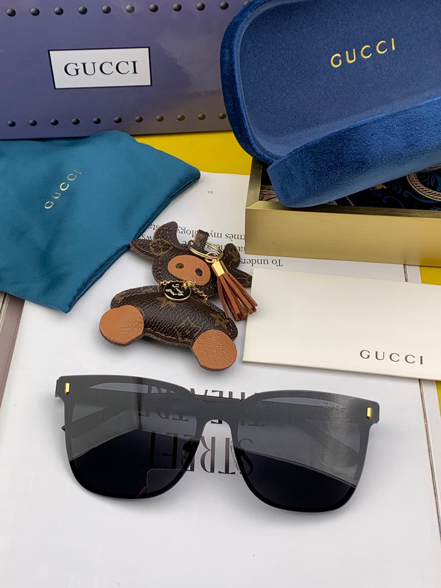 Replica Gucci one-piece driving mirror sunglasses