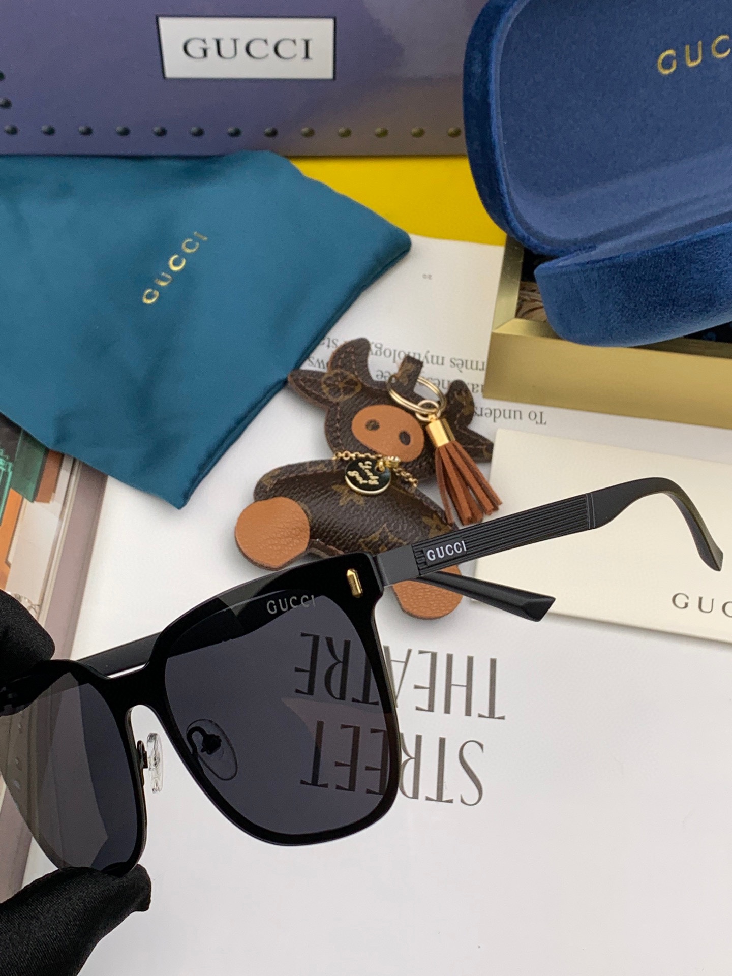 Replica Gucci one-piece driving mirror sunglasses