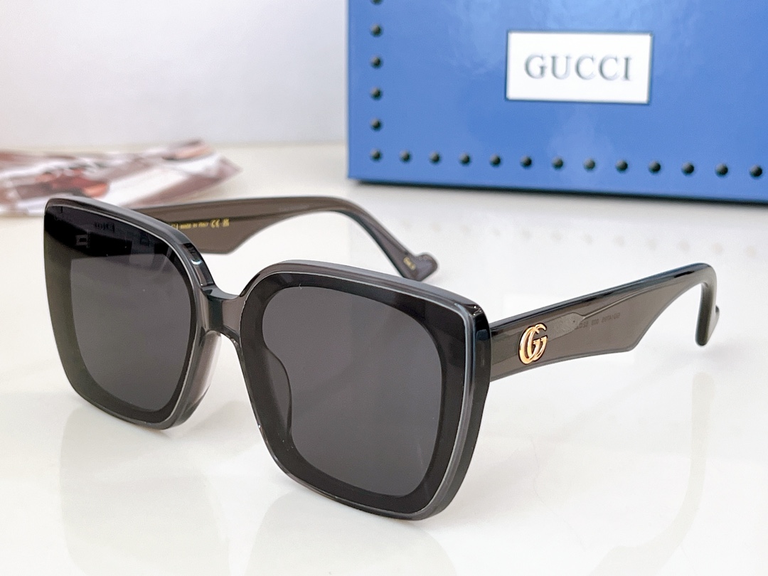 Replica Gucci solid color square sunglasses