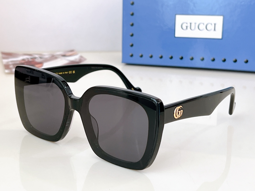 Replica Gucci solid color square sunglasses