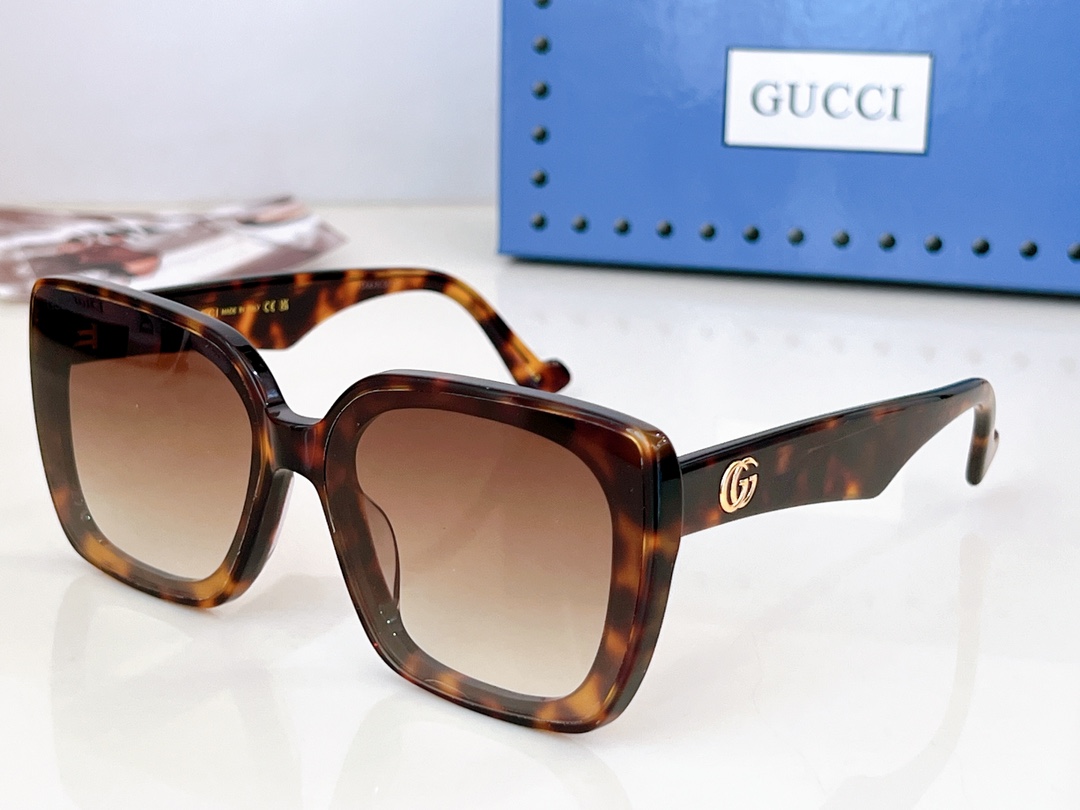 Replica Gucci solid color square sunglasses