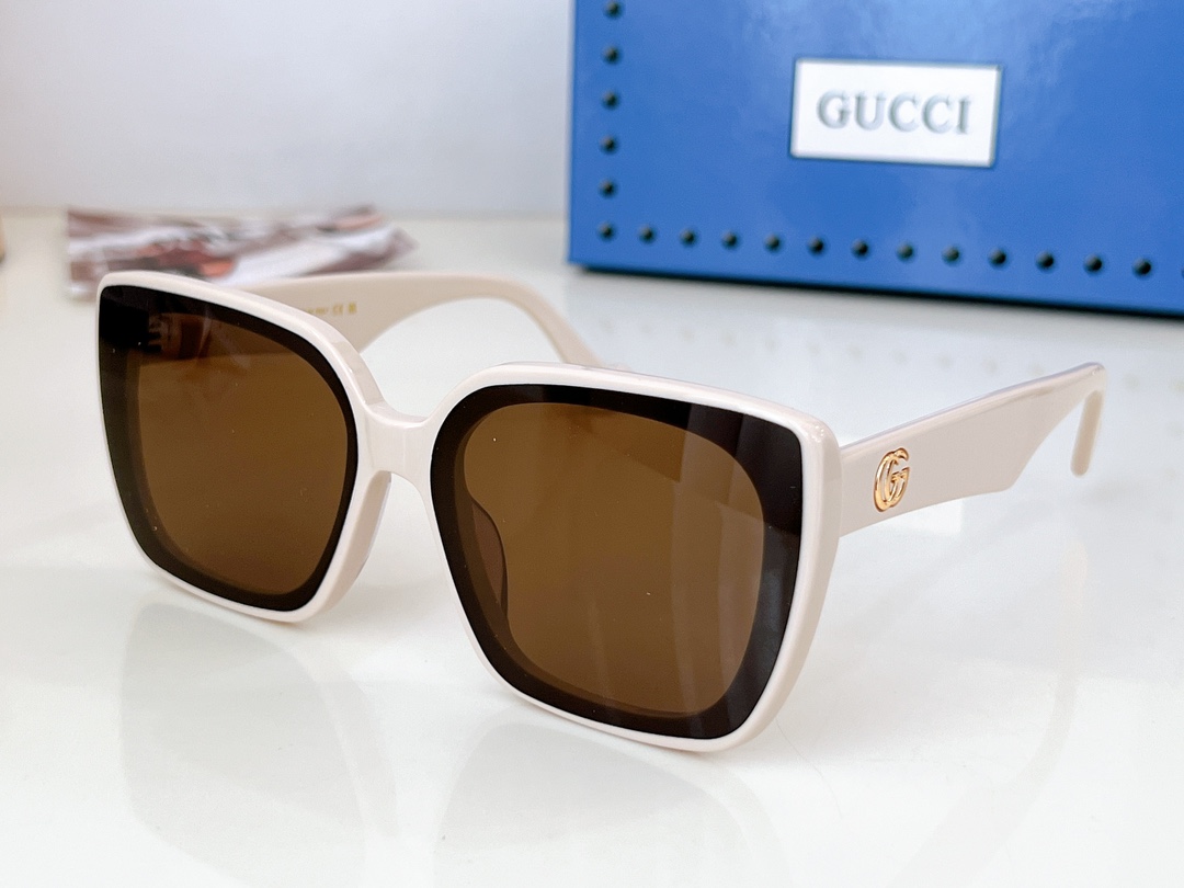 Replica Gucci solid color square sunglasses