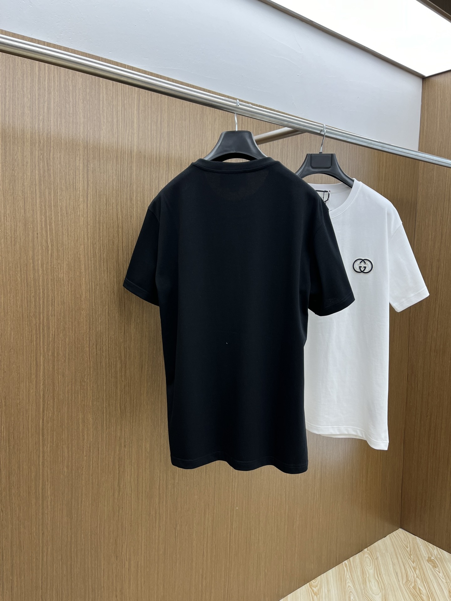 Replica Gucci  round neck short-sleeved embroidery logo T-shirt black