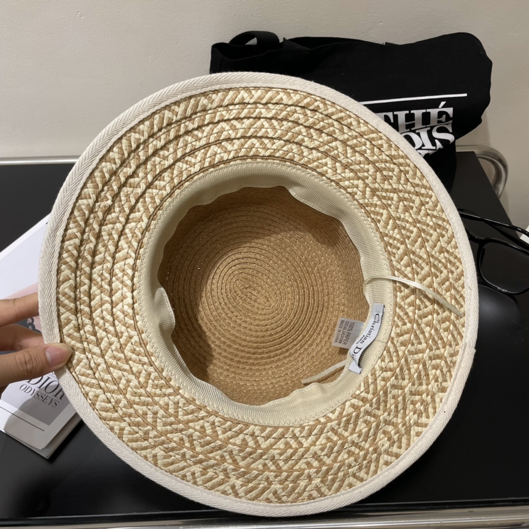 Replica Dior holiday straw hat with jacquard monogrammed pearl ribbon