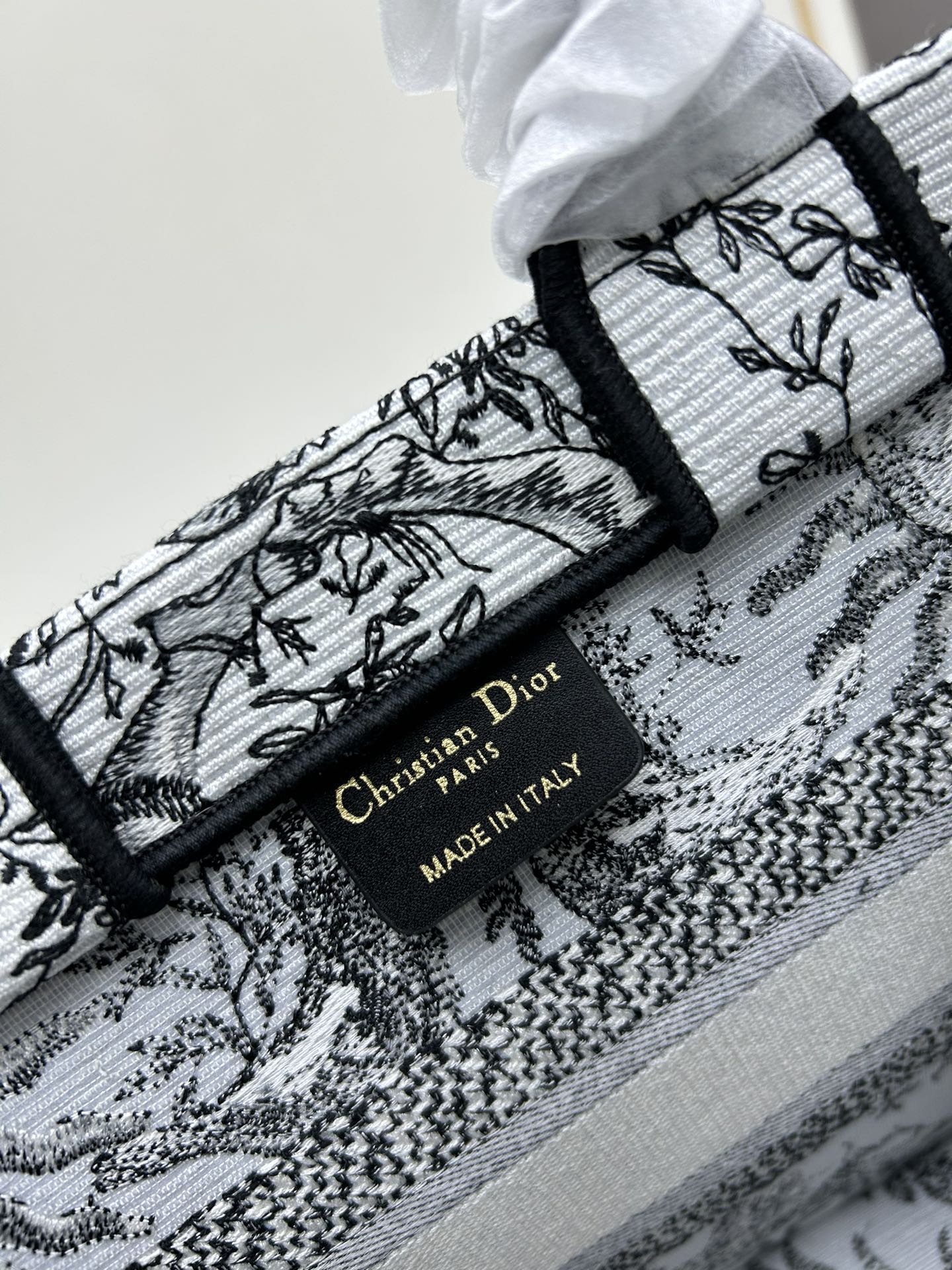 Replica DIOR - Large Dior Book Tote White And Black Toile De Jouy Soleil Embroidery (42 X 35 X 18.5 Cm) - Women