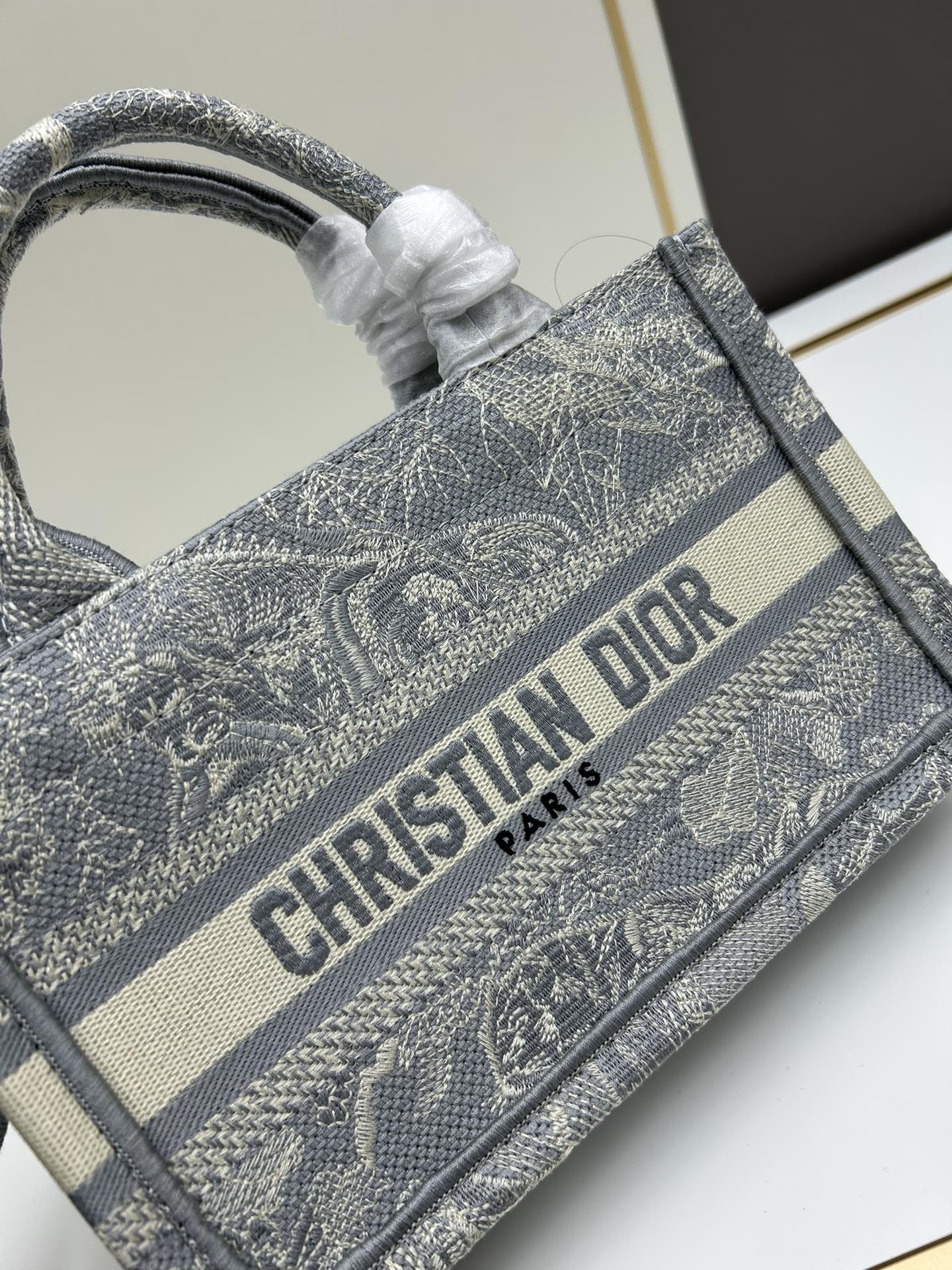 Replica Dior Paris logo Dior Book Tote handbag