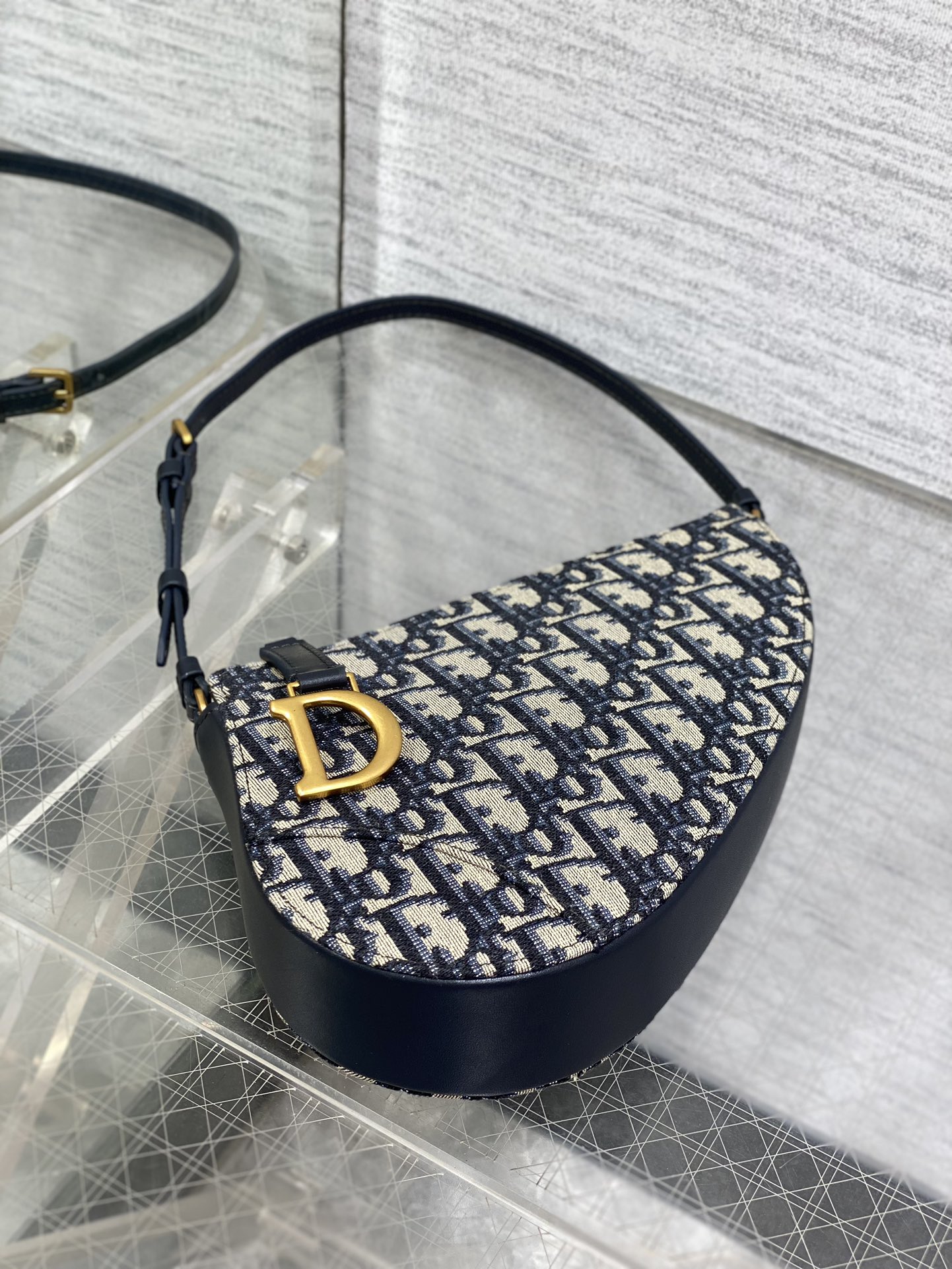 Replica Dior24 new underarm saddle bag