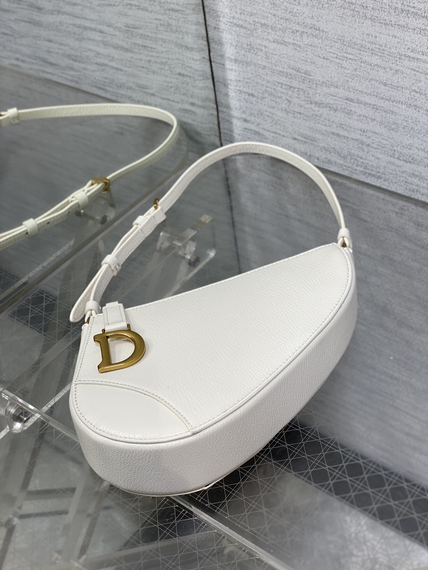 Replica Dior24 new underarm saddle bag