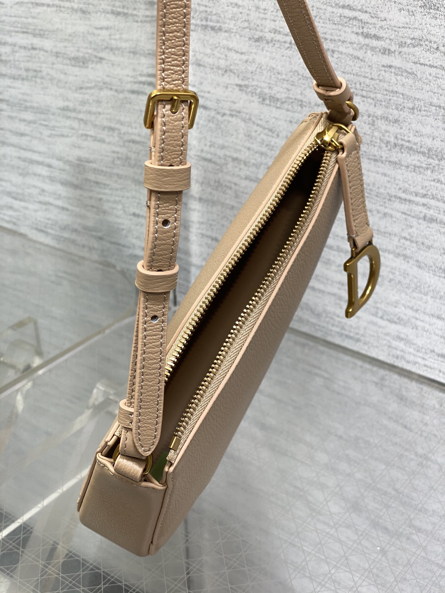 Replica Dior24 new underarm saddle bag