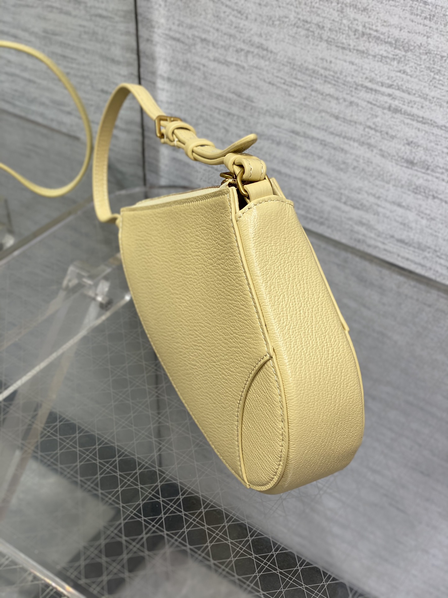 Replica Dior24 new underarm saddle bag