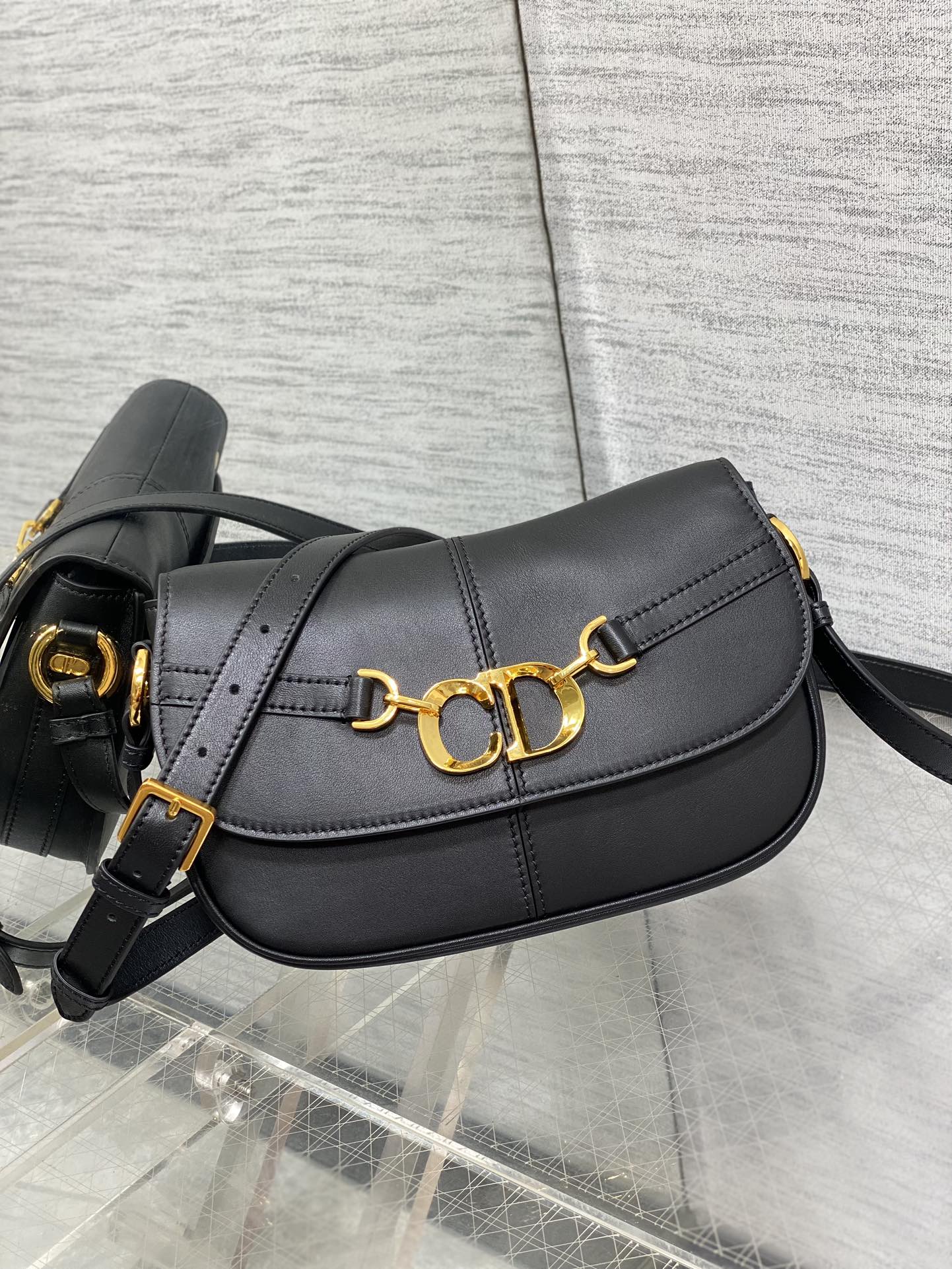 Replica Dior Besace collection Gold CD logo fastener handbag