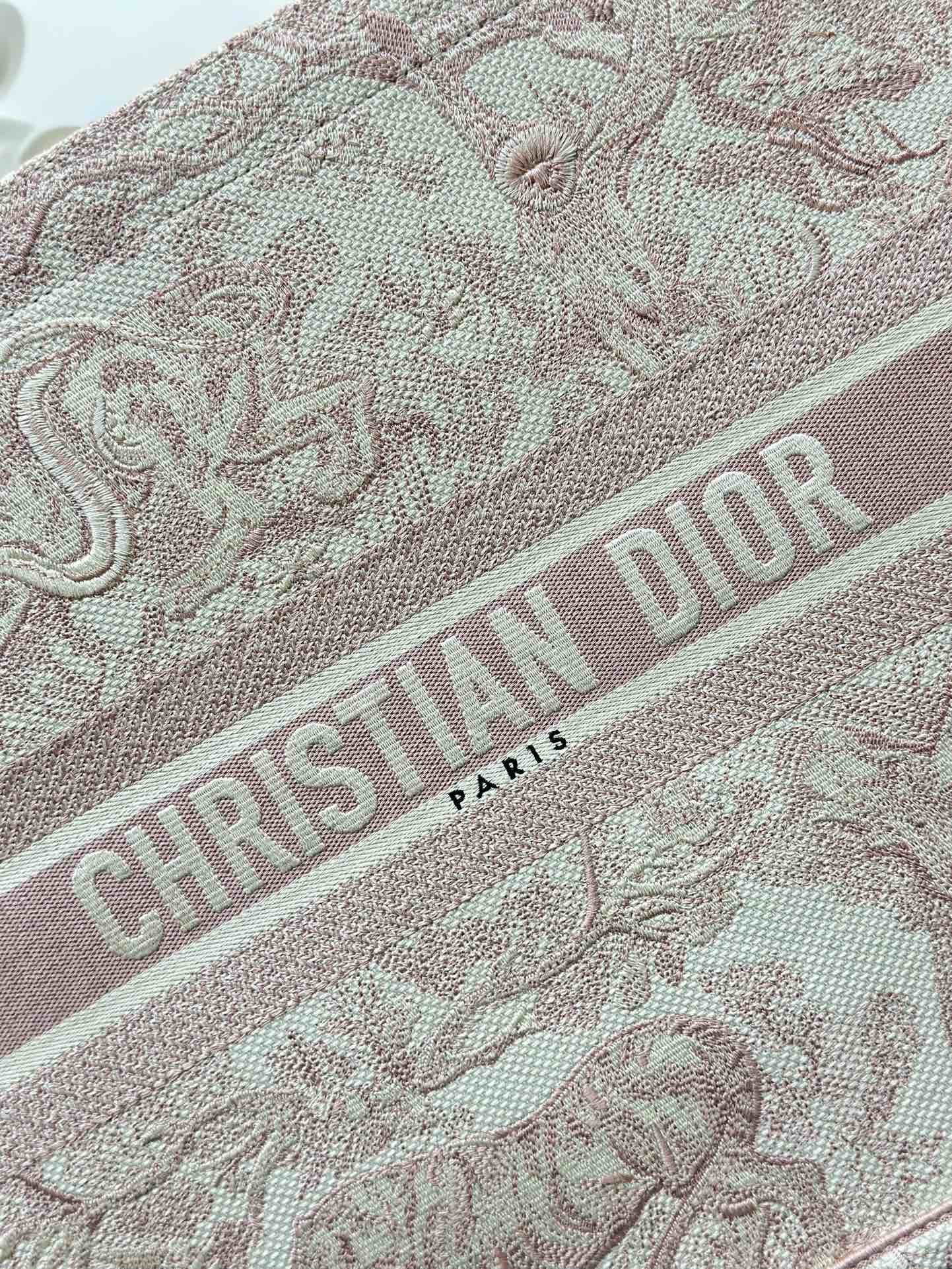 Replica DIOR Book Tote large shopping bag Under the CHRISTIAN DIOR PARIS logo