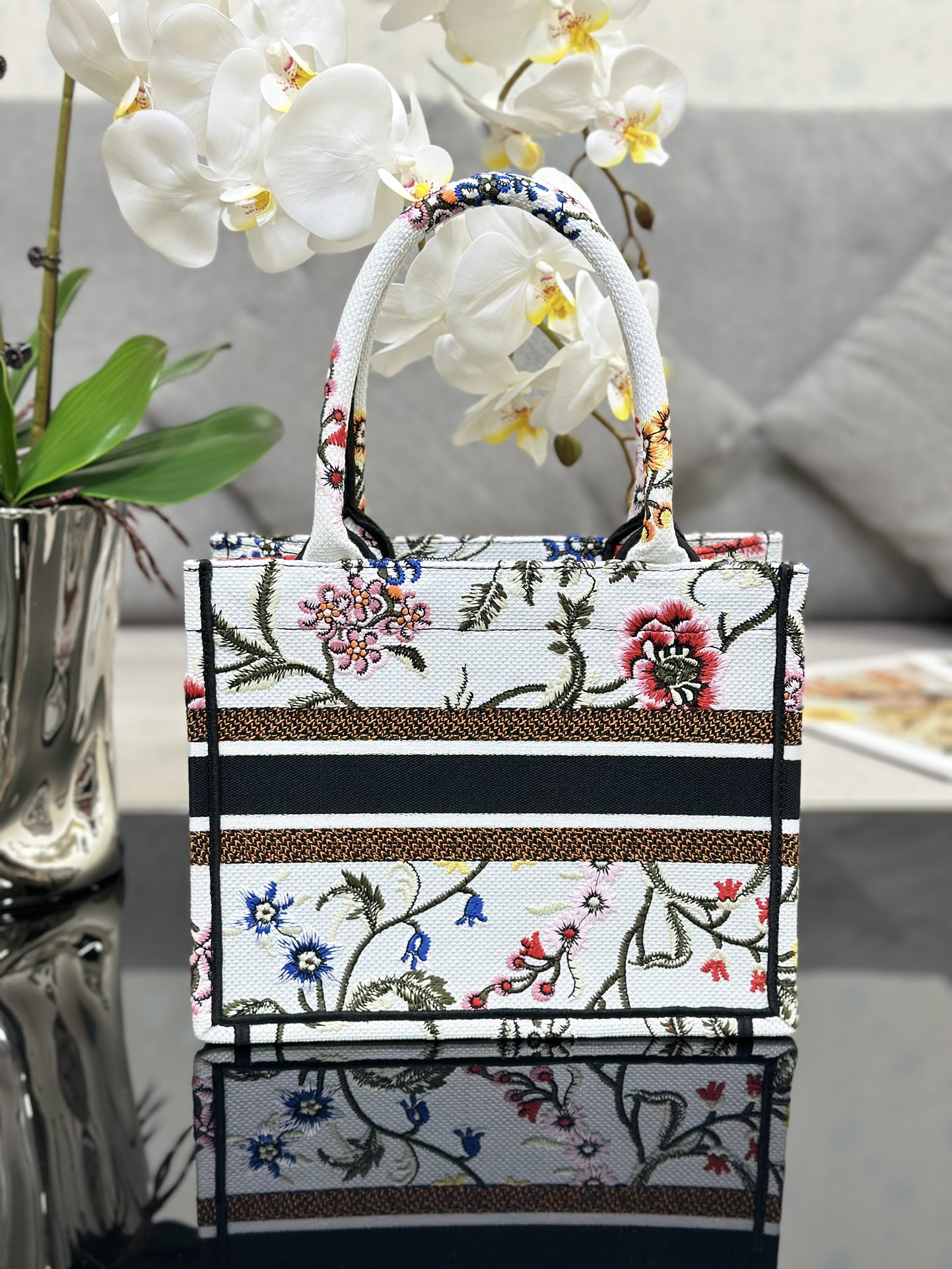 Replica Dior Petites Fleurs pattern embroidery bag