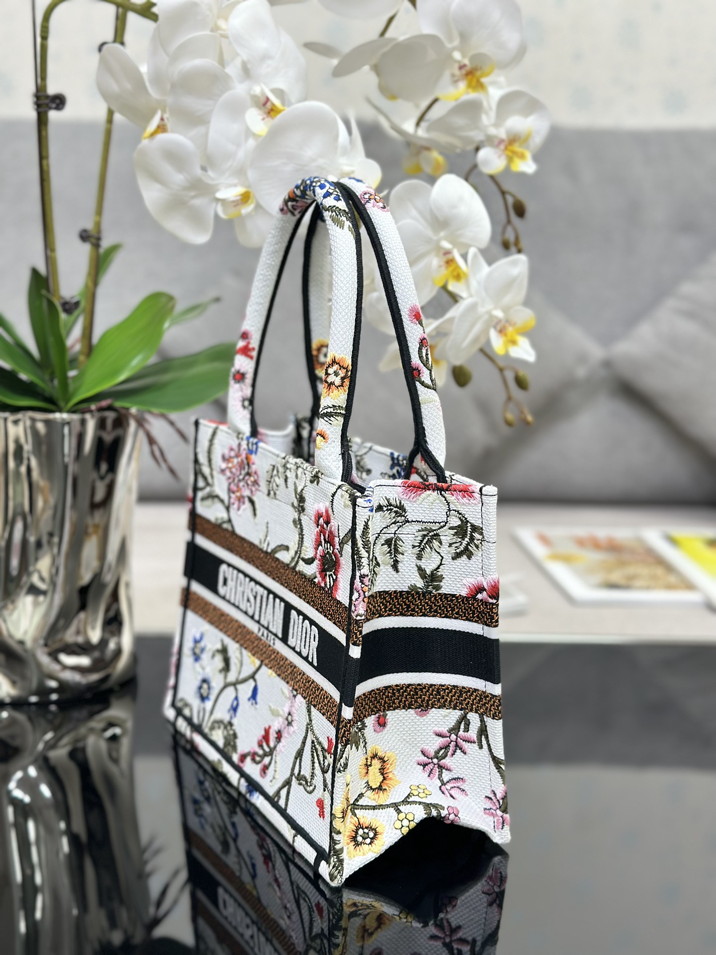 Replica Dior Petites Fleurs pattern embroidery bag