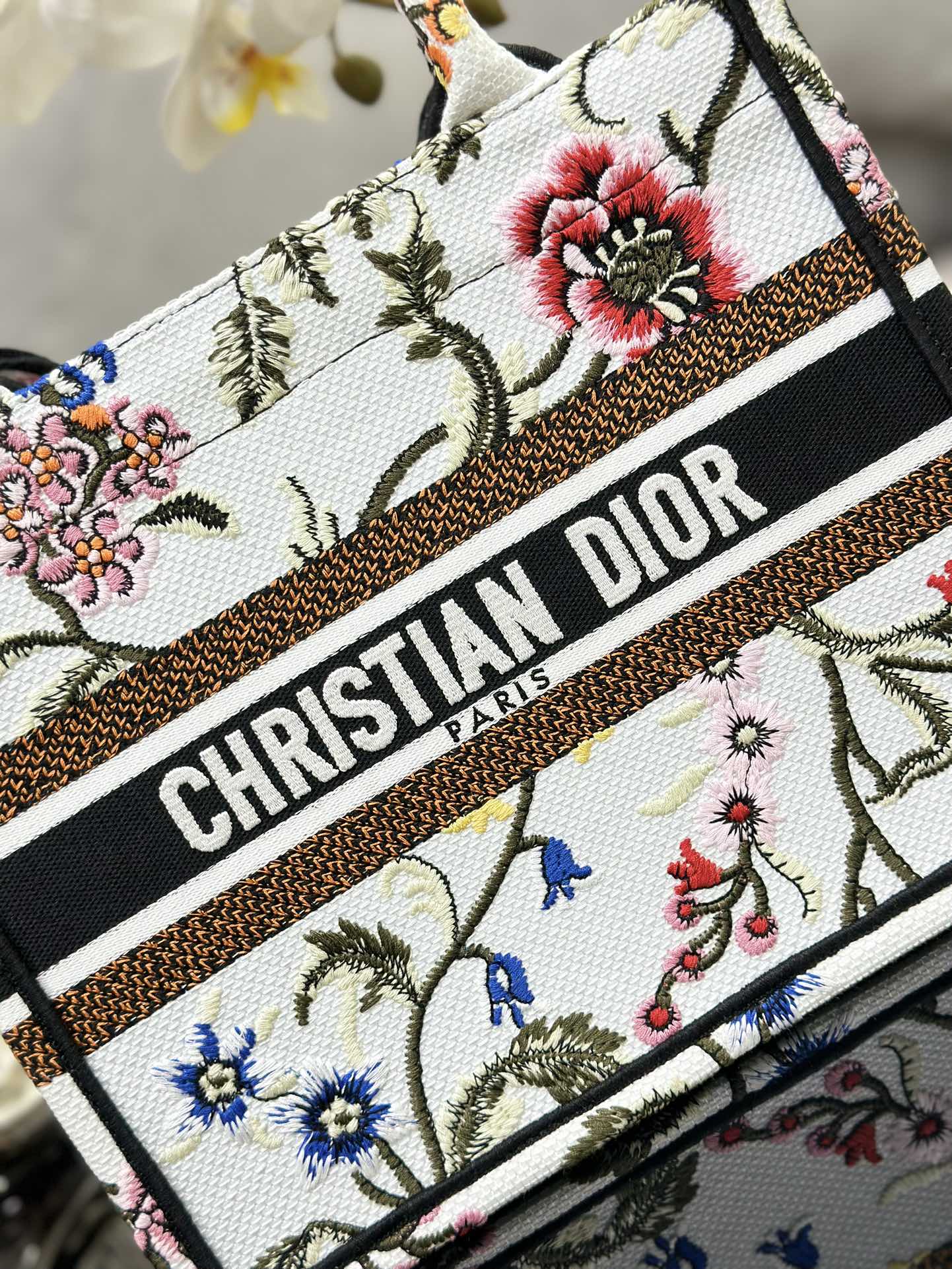 Replica Dior Petites Fleurs pattern embroidery bag