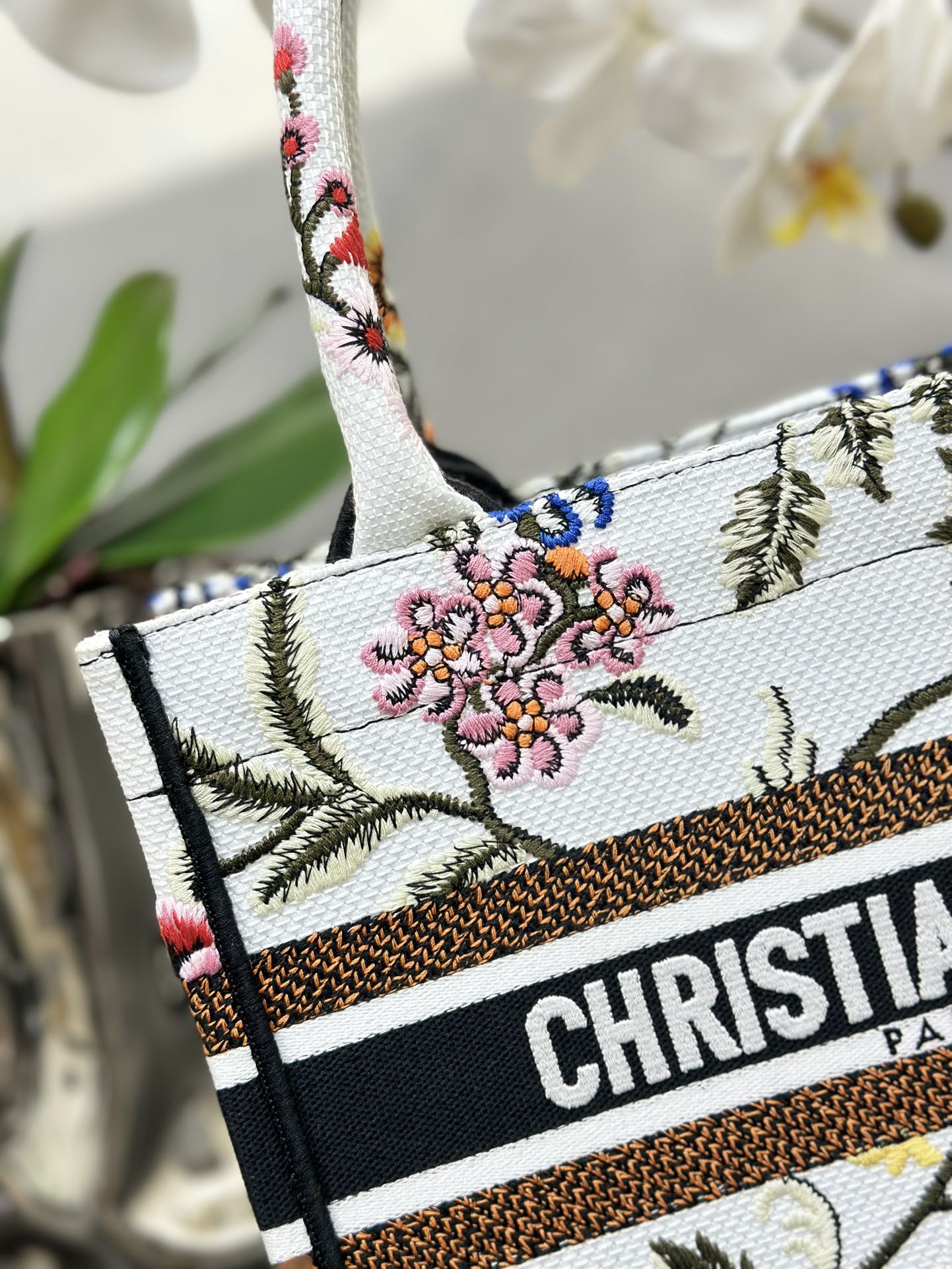 Replica Dior Petites Fleurs pattern embroidery bag