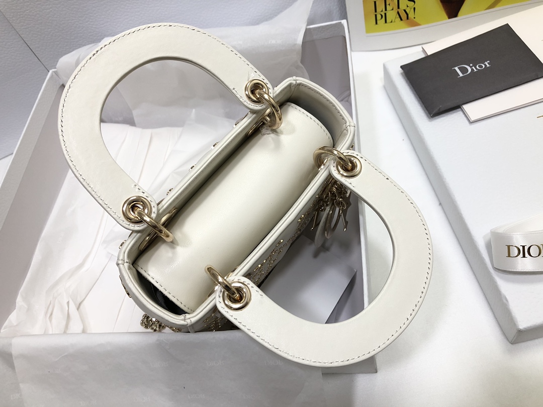 Replica Dior White bag with four squares and five pointed stars