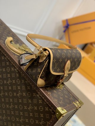 Replica Louis Vuitton DIANE Handbags