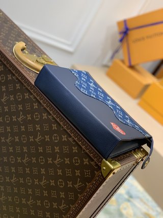 Replica Louis Vuitton Pochette Voyage Handbags