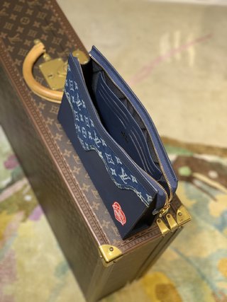 Replica Louis Vuitton Pochette Voyage Handbags