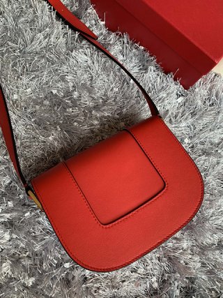 Replica Valentino Garavani Supervee Handbags