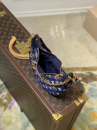 Replica Louis Vuitton Loop Handbags