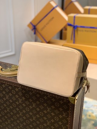 Replica Louis Vuitton  NéoNoé BB Handbags