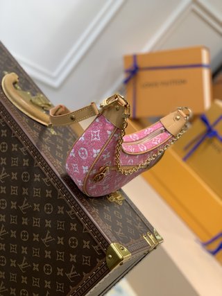 Replica Louis Vuitton Loop Handbags