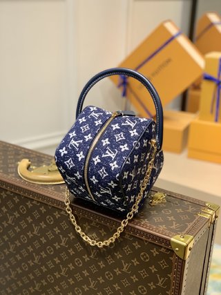 Replica Louis Vuitton SQUARE Handbags