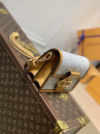 Replica Louis Vuitton Dauphine Handbags