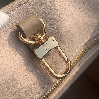 Replica Louis Vuitton Onthego Handbags