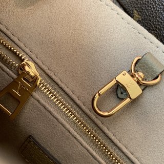 Replica Louis Vuitton Onthego Handbags