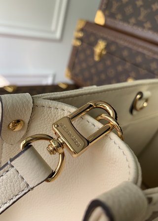 Replica Louis Vuitton Onthego Handbags