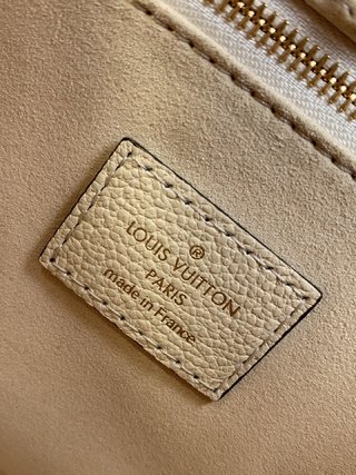 Replica Louis Vuitton Onthego Handbags