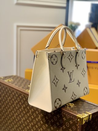 Replica Louis Vuitton Onthego Handbags